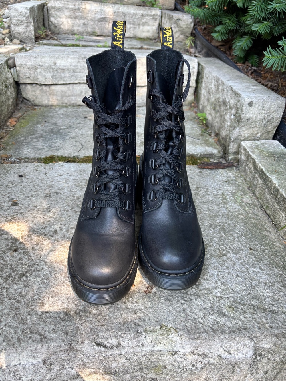 🖤❤️ NWOT! Dr. Martens Black Leather Lace-Up Chunky Heel Boots 10 🖤❤️ - Picture 5 of 8
